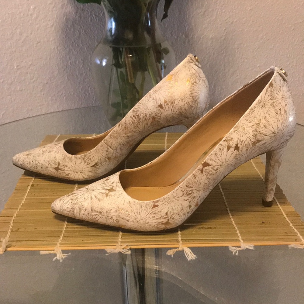 Michael Kors White/Gold Heels - Picture 3 of 5
